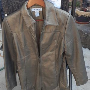 ALFANI leather coat size small Beautiful Gold shim